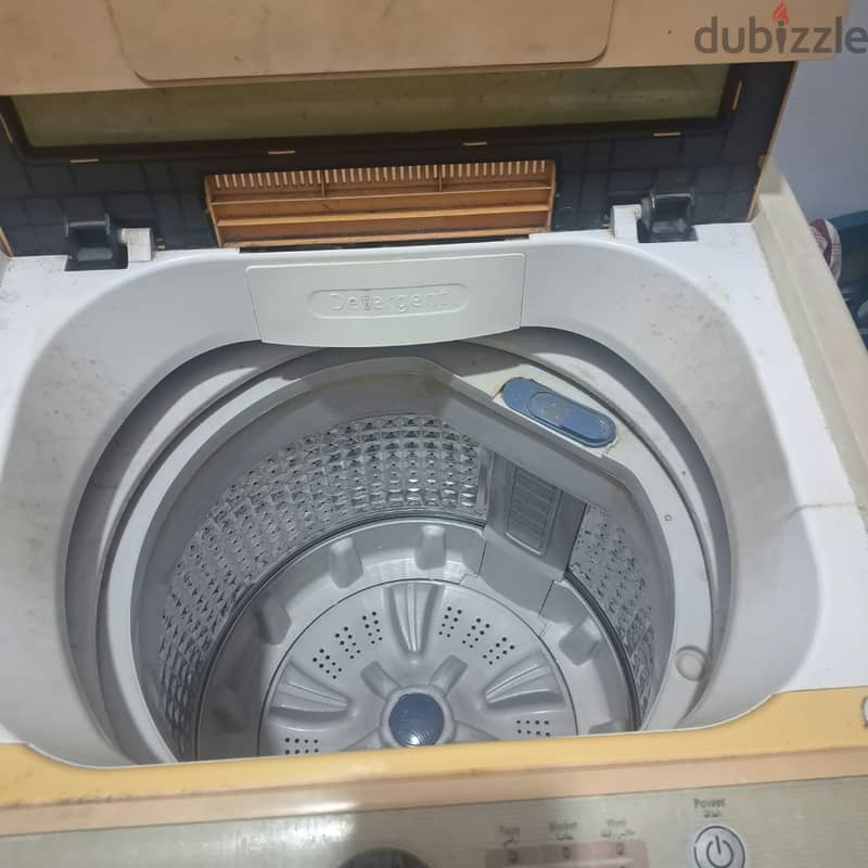 Daewoo fridge single door & Samsung 7kg top load automatic both 50 rial (phone no 93928358,99017155 2