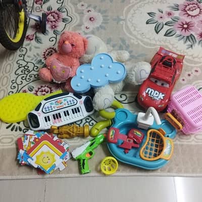 untensils,, toys ,,shoes,, bag all item 5 riyal