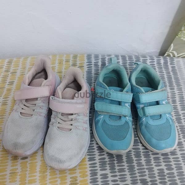 untensils,, toys ,,shoes,, bag all item 5 riyal 6