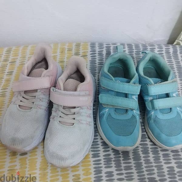 untensils,, toys ,,shoes,, bag all item 5 riyal 7
