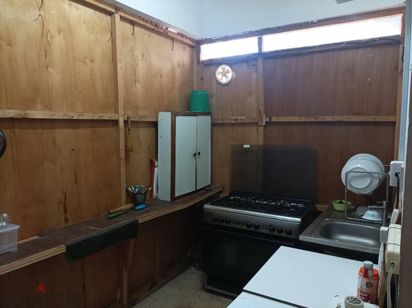 Fully furnished 1st floor studio 6
