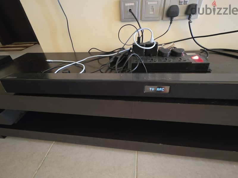 tv + soundbar 4