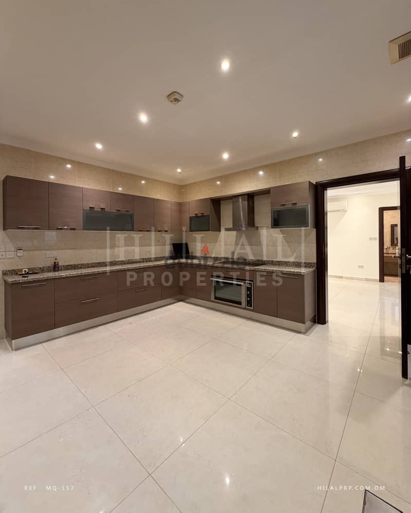 4-Bedroom Semi-Detached Villa To Let, Madinat Qaboos | فيلا توأم من 4 غرف للإيجار، مدينة قابوس 5