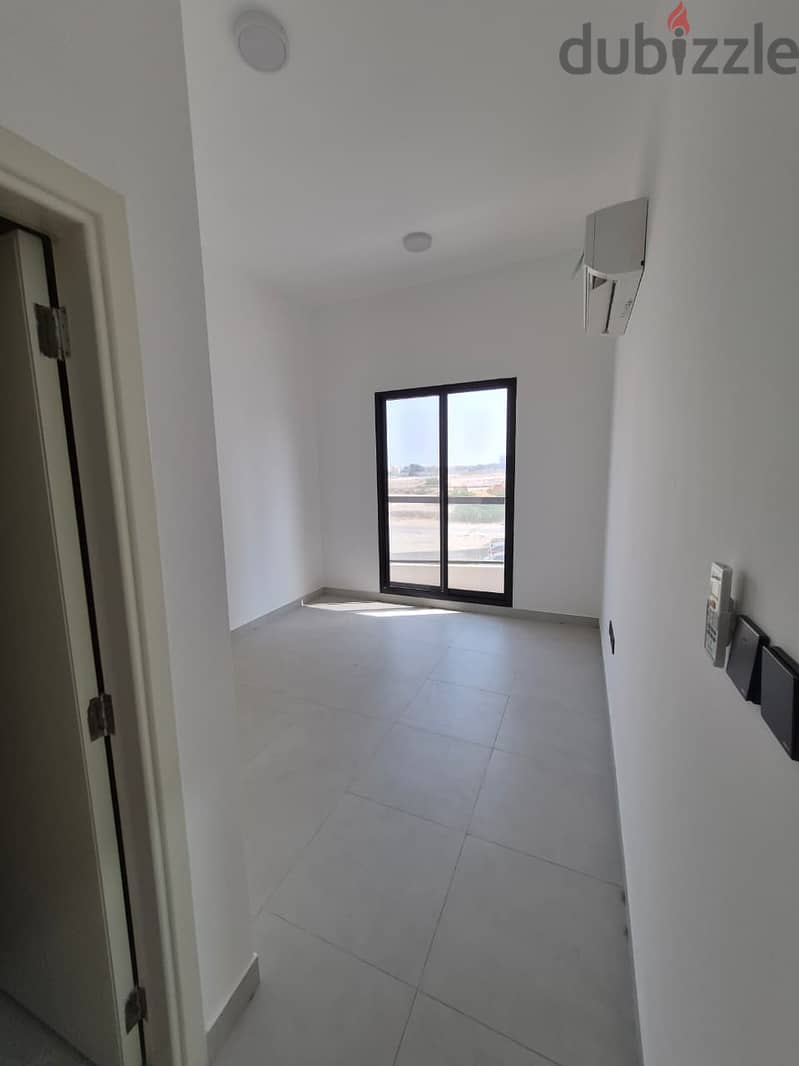 للايجار دوبليكس ف العذيبه ف ارقي مواقع مسقط2BHK Duplex in Al Azaiba - Pool, Gym, Parking & BBQ Area 6