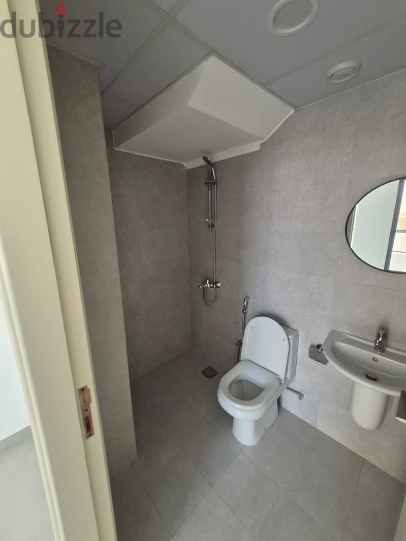 للايجار دوبليكس ف العذيبه ف ارقي مواقع مسقط2BHK Duplex in Al Azaiba - Pool, Gym, Parking & BBQ Area 13