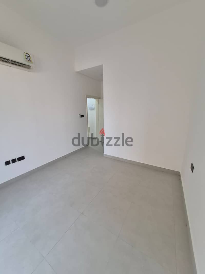 للايجار دوبليكس ف العذيبه ف ارقي مواقع مسقط2BHK Duplex in Al Azaiba - Pool, Gym, Parking & BBQ Area 17
