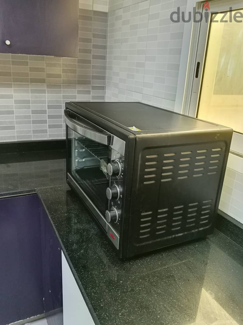 Geepas 60L Electric Oven + Prestige Square Baking Pan Combo 5