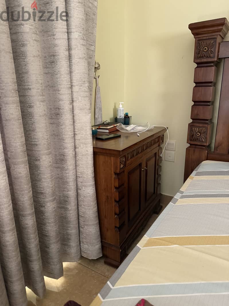Old money style. High quality hand carved heavy duty room set. 3