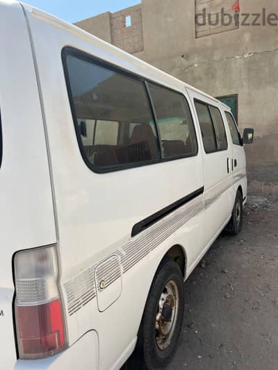Nissan Urvan 2007