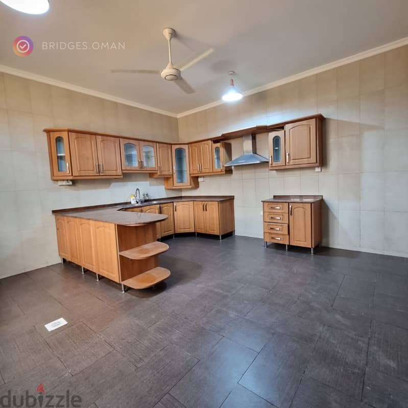 HIGH-QUALITY VILLA FOR RENT – BAWSHAR 4