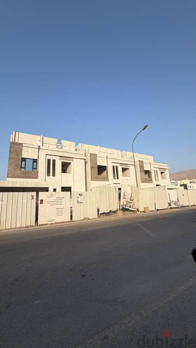 ڤيلل للبيع في بوشر المنى بموقع جدآ ممتاز مشروع زهرة المنى