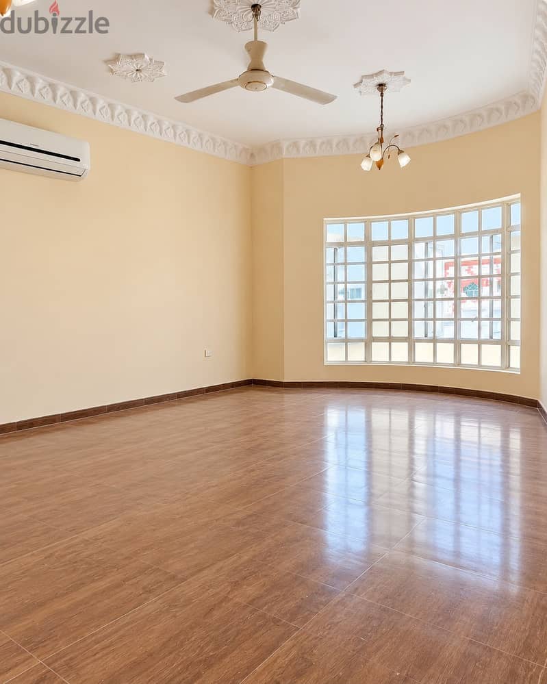 Villa for rent in Al Seeb Sur Alhadid SR-SA-1863 2