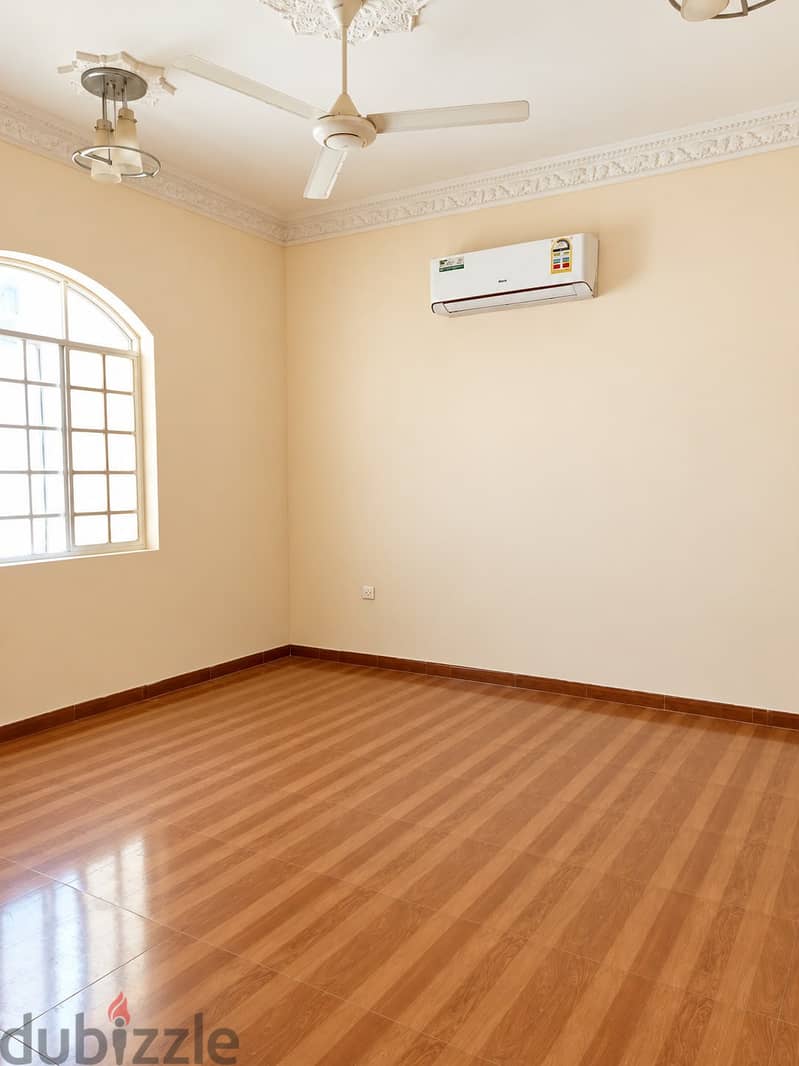 Villa for rent in Al Seeb Sur Alhadid SR-SA-1863 8