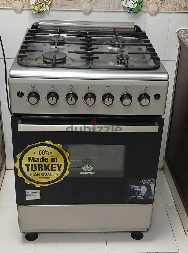 Cooking range with Oven 1