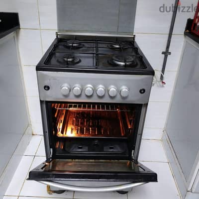 4 burner cooking range 50x50 size with owen