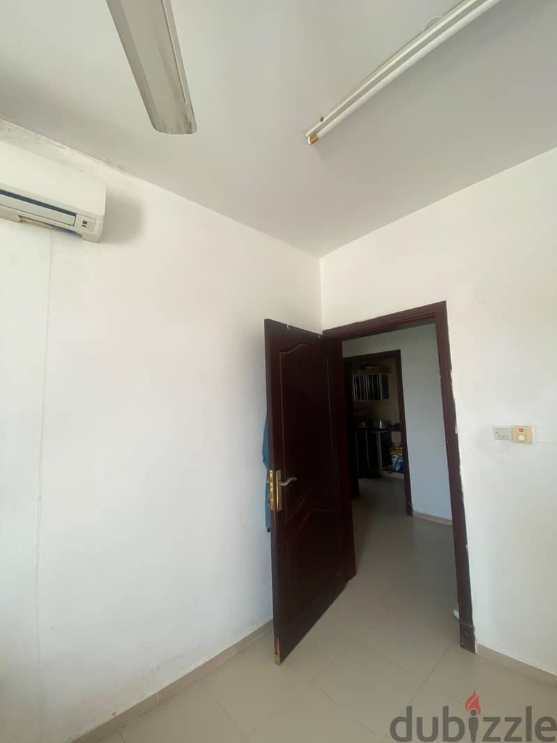 bed space available for man 6