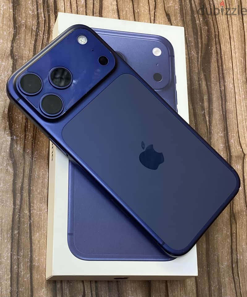 Apple - iPhone 17 Pro Max 1
