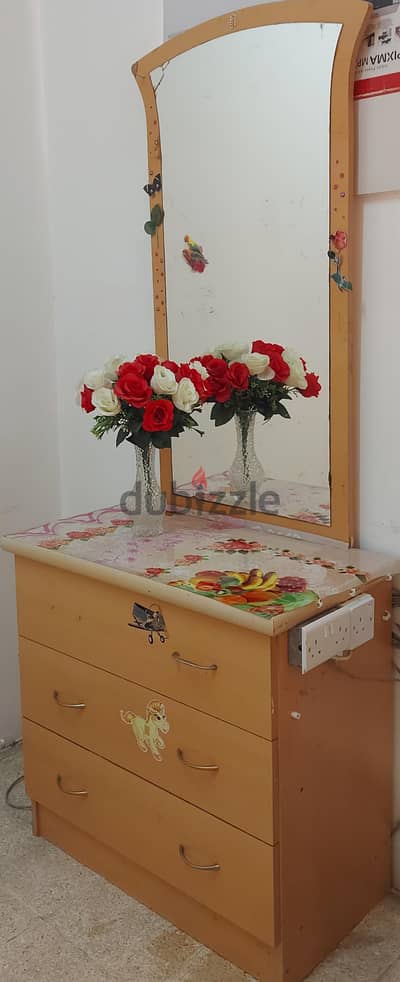 Dressing table