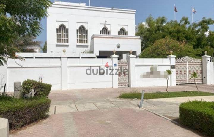 5 Bedroom villa for rent in shatti quram. 1