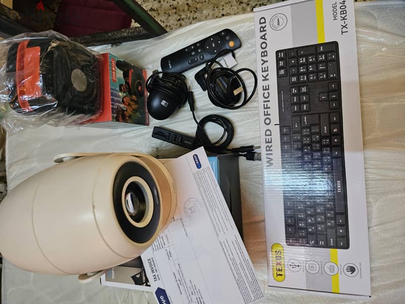 MINI PROJECTOR ANDROID With All accessories 1