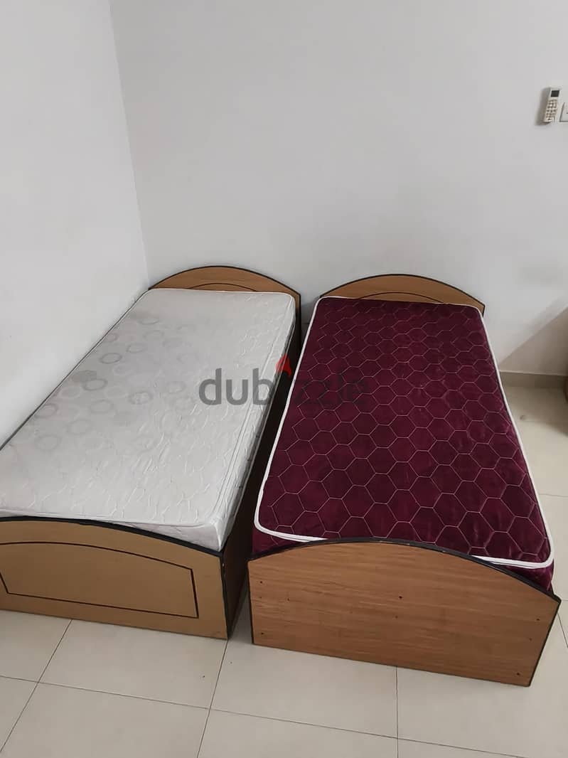 Single cot+mattress -2 nos 1