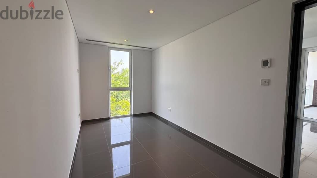 1 BR + Study Room Apartment in Al Mouj with Shared Pool 6