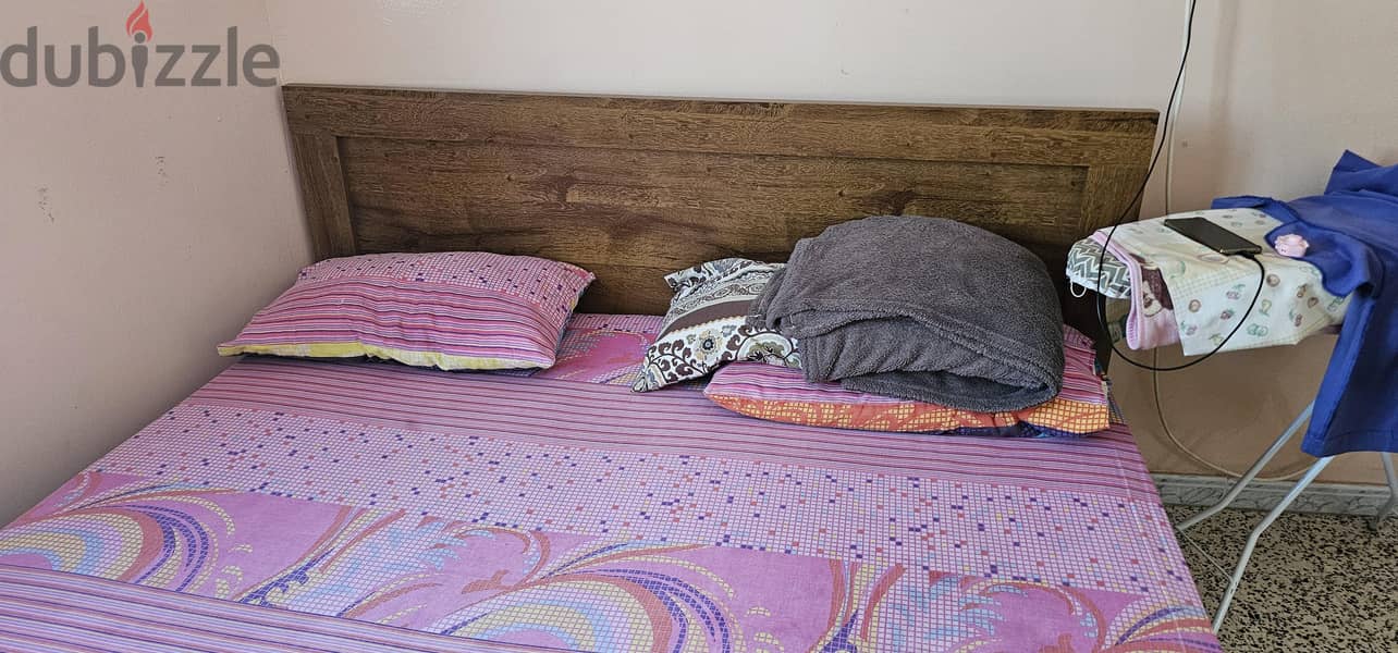 King size bed without mattress (180*200) 1