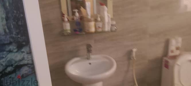 FULLY FURNISHED FLAT FOR SHARING