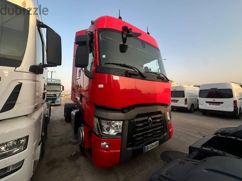 RENAULT TRACTOR UNIT D11 2
