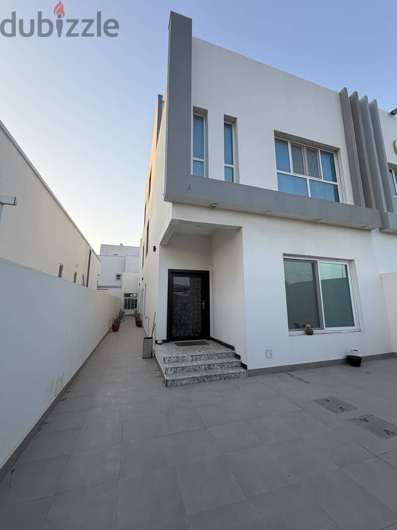 5BR villa for rent 3