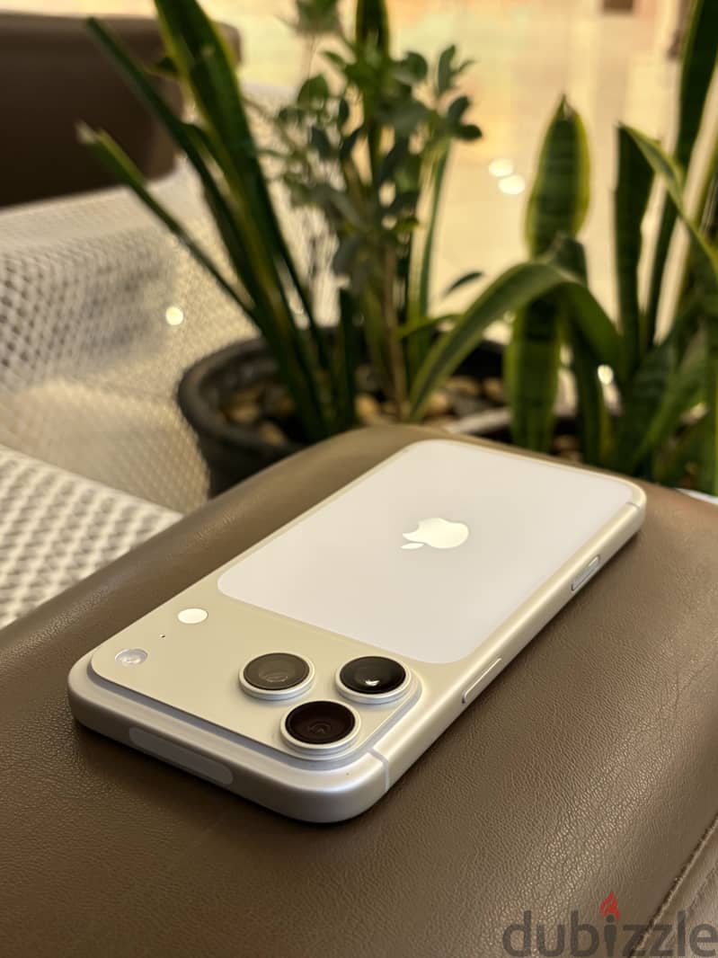 Apple - iPhone 17 Pro Max 512gb Silver 100 % used . 4month warranty 2