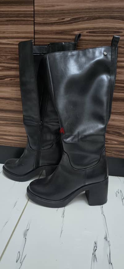 Knee length Boots