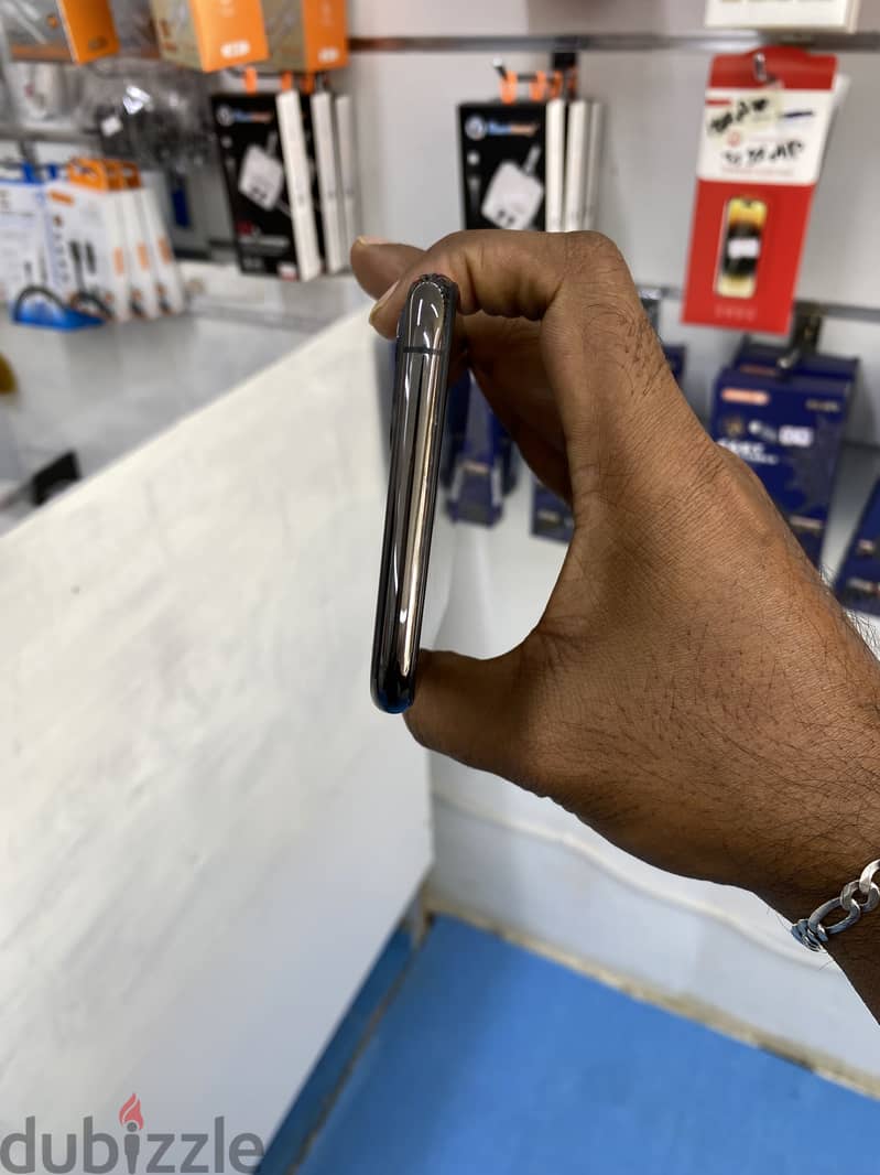 Apple - iPhone 11 Pro Max 1