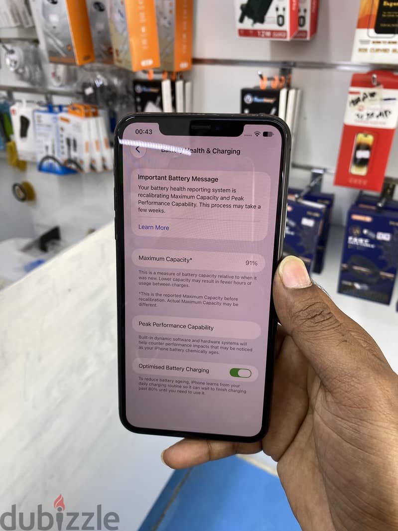 Apple - iPhone 11 Pro Max 3