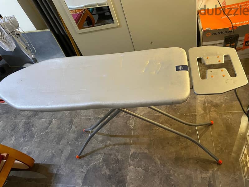 iron stand (mob-91289845) 1