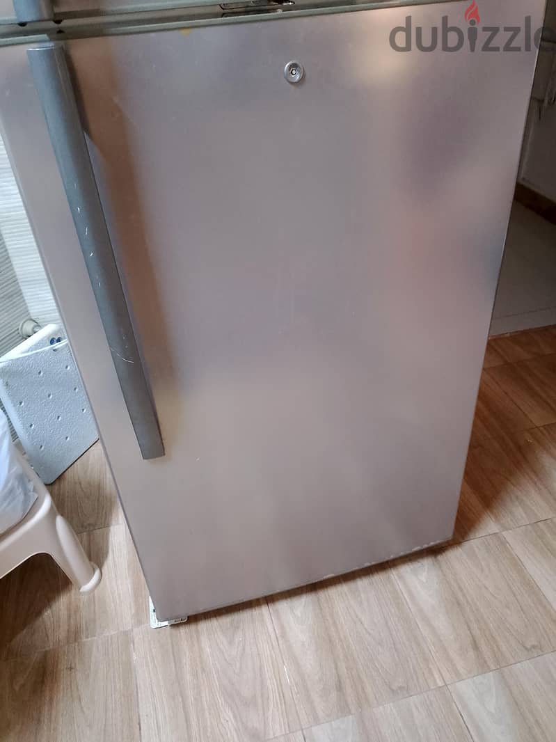 big fridge 560 liters used for 2 years by high educated persons 1