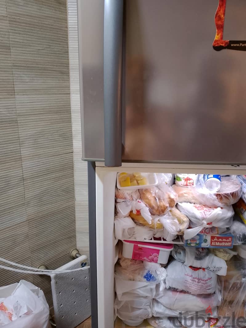 big fridge 560 liters used for 2 years by high educated persons 3