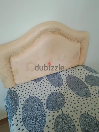 very clean bed used only 8 months nearly new contain draw