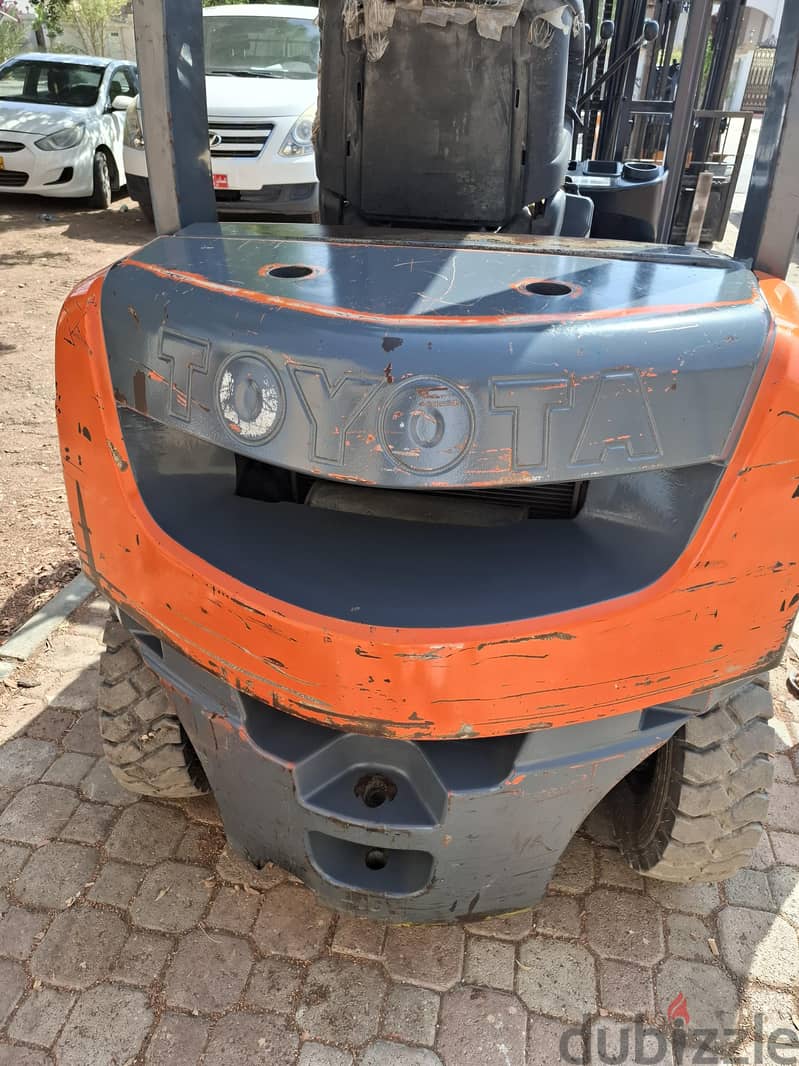 Forklift 10