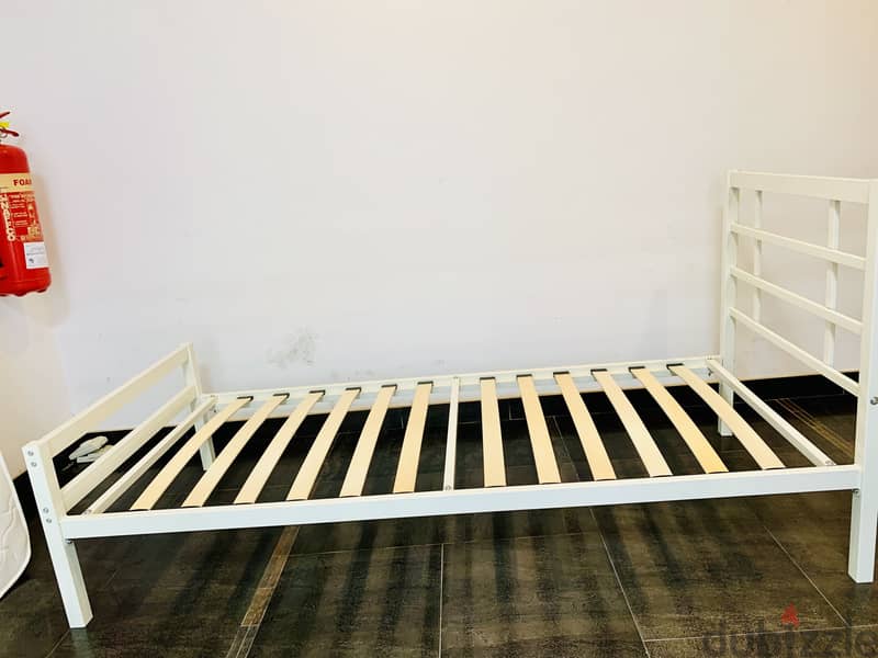 Single bed with mattress excellent condition 2
