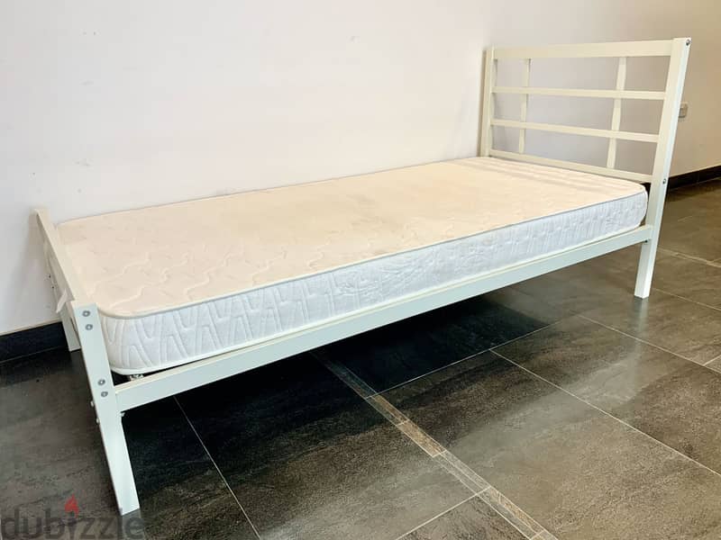 Single bed with mattress excellent condition 5