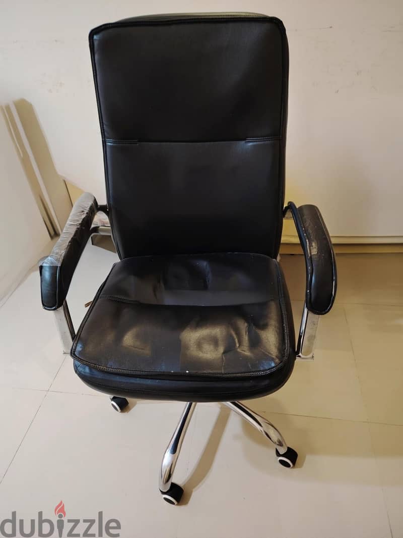 desk chair with wheels 2