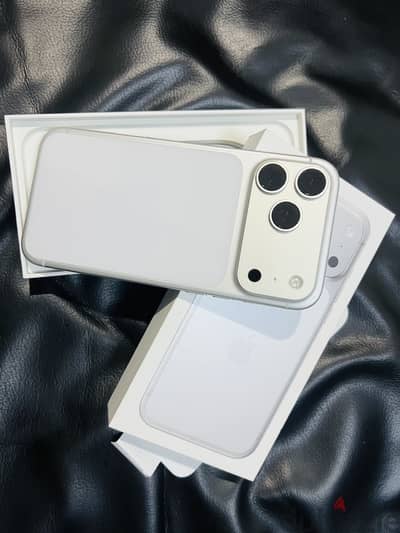Apple - iPhone 17 Pro Max 512 GB Silver
