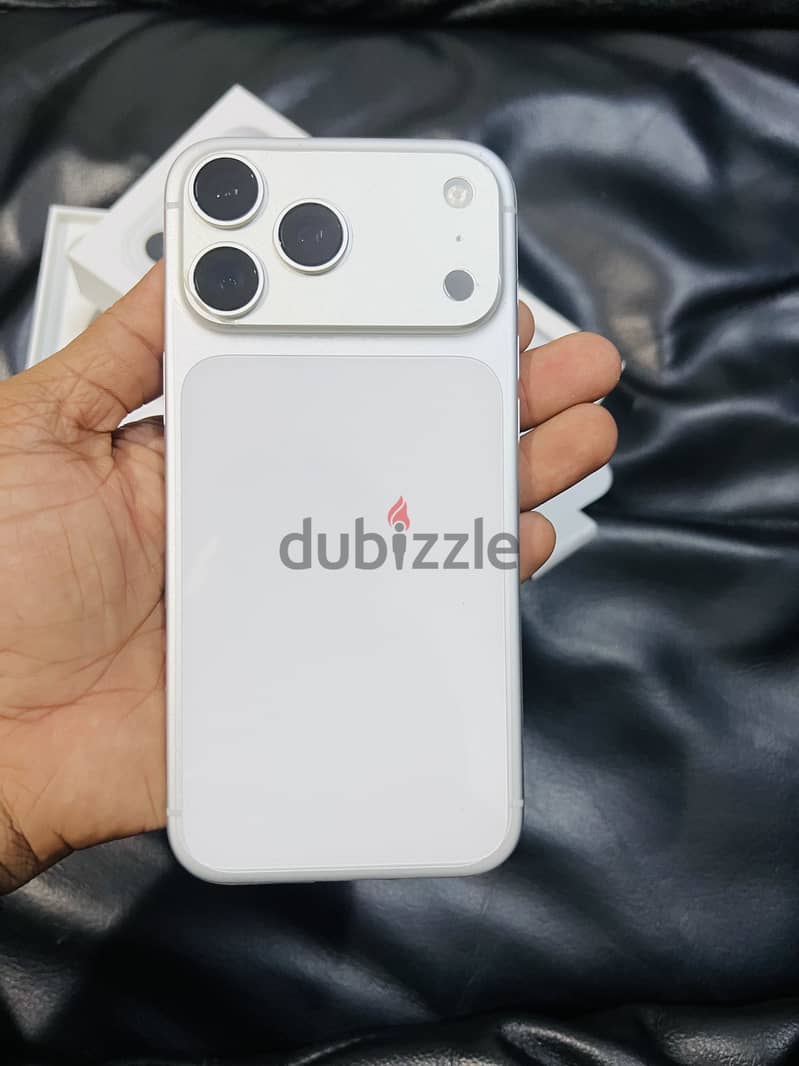 Apple - iPhone 17 Pro Max 512 GB Silver 5