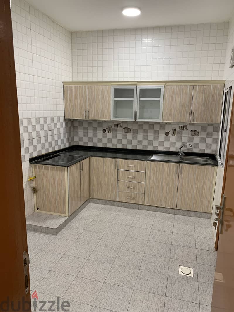 Apartment for rent in Al Ghubrah. 3