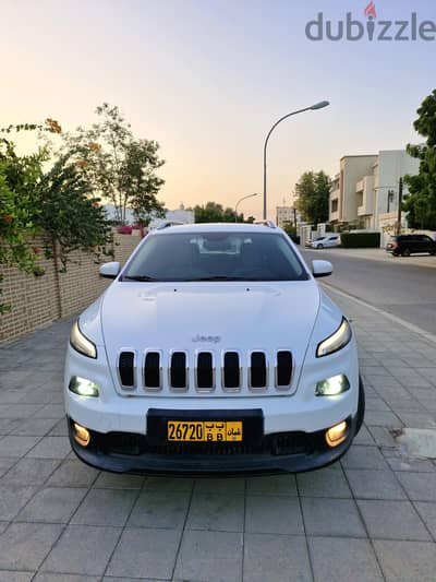 cherokee 2015 V6 GCC Oman super clean