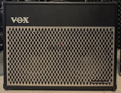 VOX VT100 for UK - Most Famous Guitar Amp among Guitarists