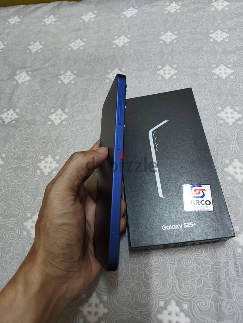 Samsung s25 plus 12/512 gb 7
