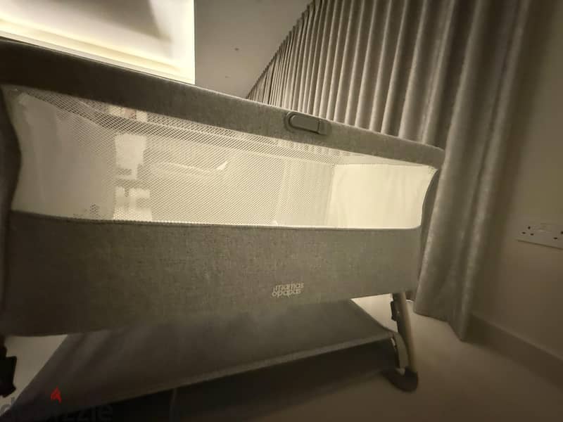 crib and stroller (mama's and papa's) 3