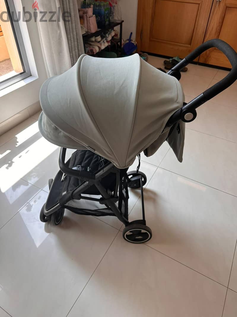 crib and stroller (mama's and papa's) 5